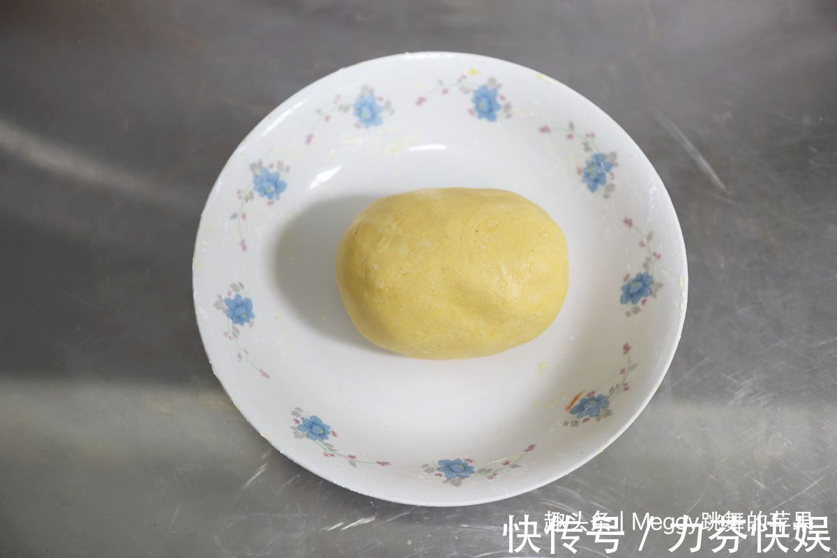 面团|用南瓜糯米做的3款小吃，还没出锅就流口水了，连老妈都没忍住