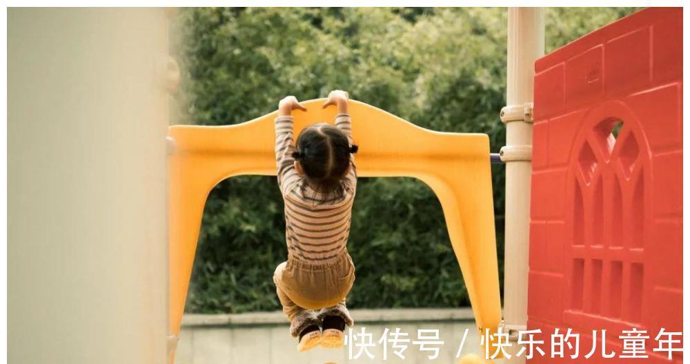 潜意识|发现孩子有这4种表现,就是“缺爱”了