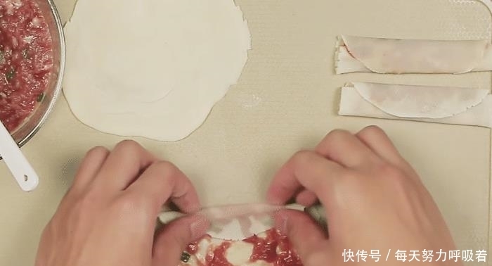  孩子|想吃春卷不用买，用饺子皮就能做，外焦里嫩又解馋，孩子特爱吃