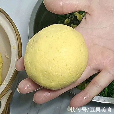 玉米面菜|健康美味粗粮细作~玉米面菜团子，寒冷冬日里必备哦