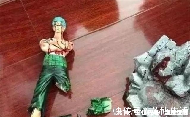 熊孩子摔坏亲戚手办,奶奶开启“护犊子”模式,听到赔偿价格懵了