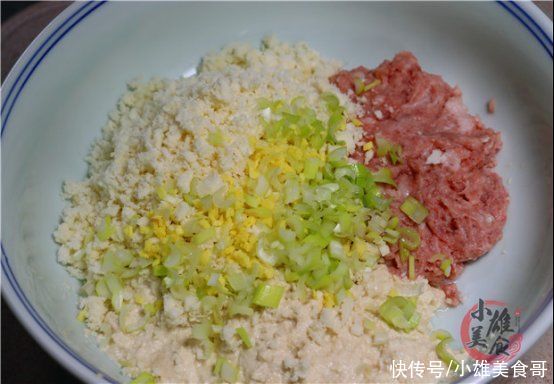 外酥|炸丸子，切记不要放面粉和淀粉，教你一招，外酥里嫩不吸油