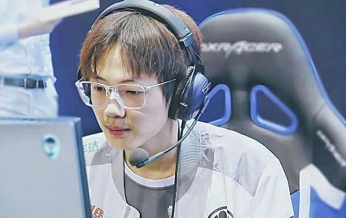 峡谷|LOL：VG打野乐言峡谷卡BUG后续，官方站出来表态，把自己卡没了