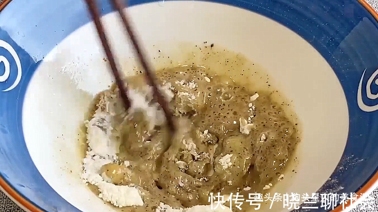 做法|葱油饼家常做法，记住关键3点，做的饼外酥里软，比早餐店的好吃