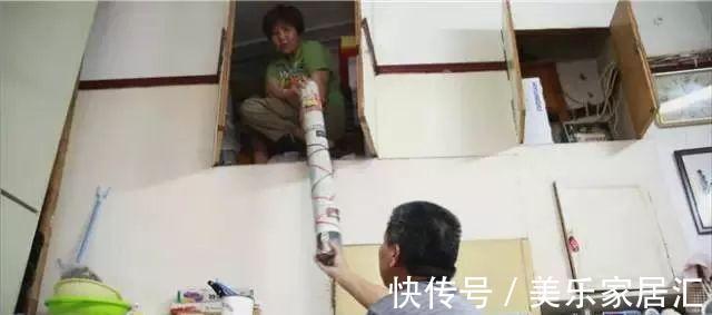 老房子|惨遭丈夫抛弃，单亲妈妈挤15㎡娘家靠父母养，让1岁宝宝睡地板！