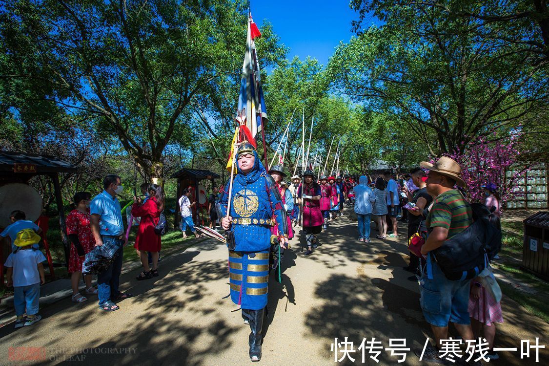 校场&中国传统的甲胄你见过吗?一套60多斤穿在现代人身上,走路都吃力