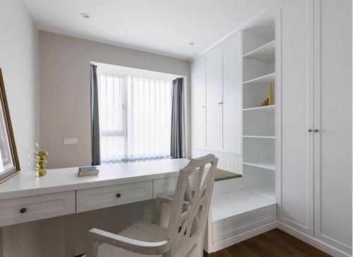 套房子|93平现代简约风,壁炉式电视背景墙,简美如光的舒适宅