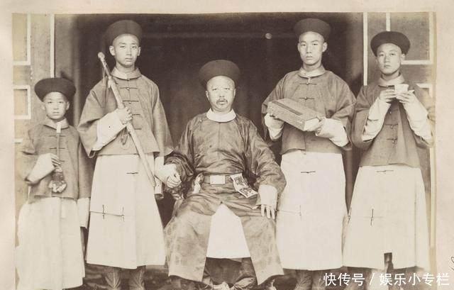 美的|清朝罕见老照片青楼女子陪客人打麻将,最后一张美的不可方物!