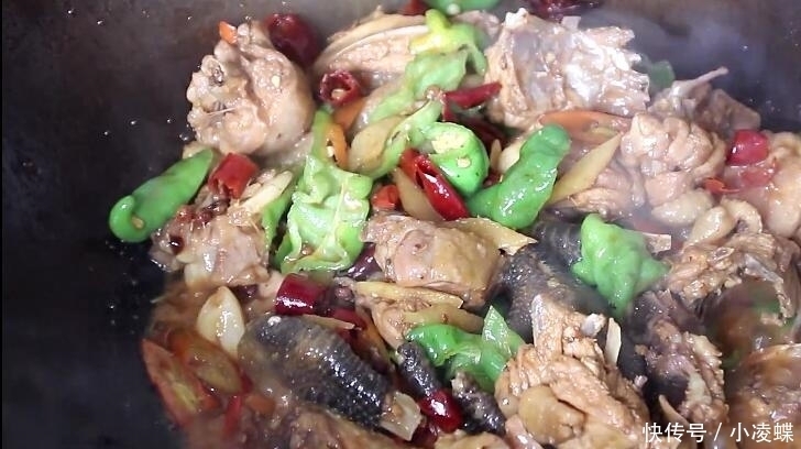 鲜嫩|炖鸡肉时,不要直接加水炖,多加这一步,鸡肉鲜嫩,还不腥