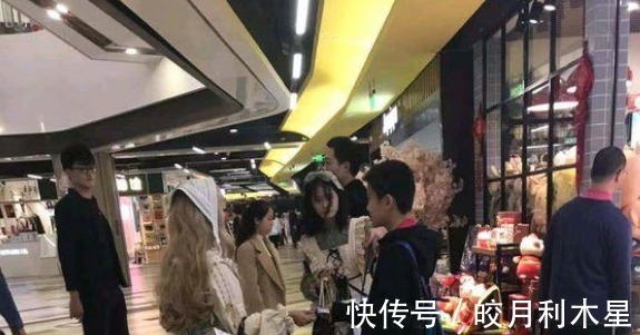 动画电影|二次元圈子里的00后有多壕手办占满一面墙