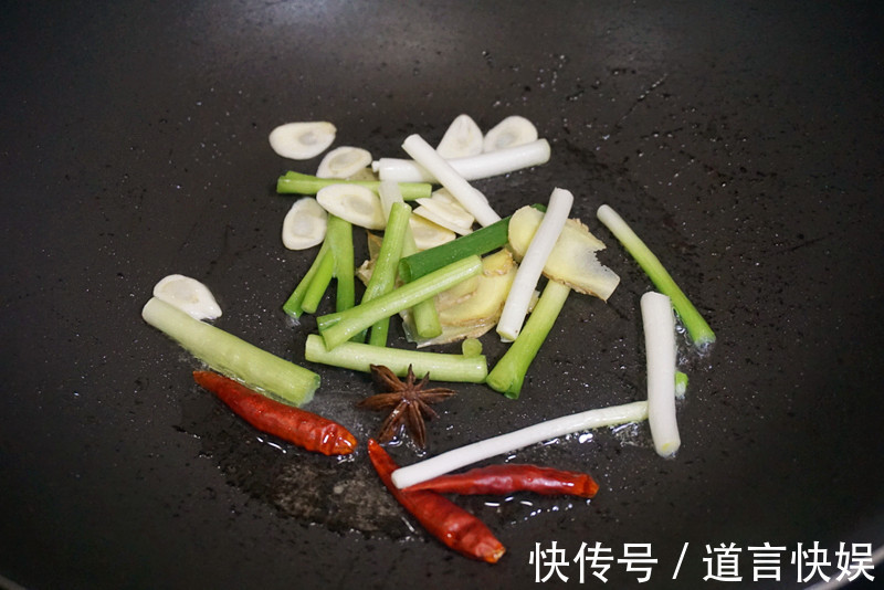 花椒粒|带鱼怎么做才能好吃不腥教你一招，出锅鲜香，肉质滑嫩无腥味！