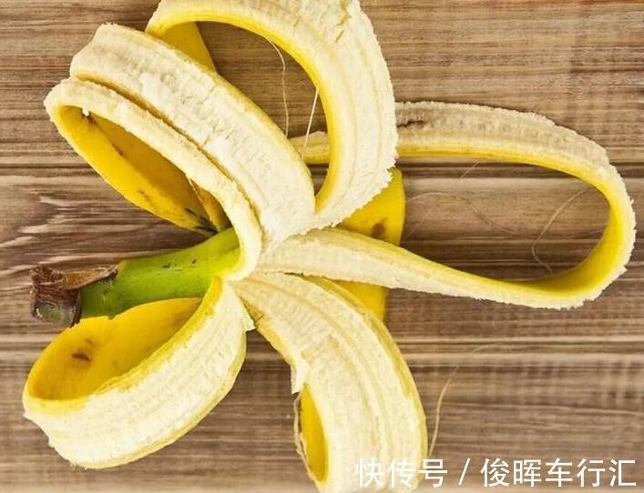 香蕉皮,天然钾肥,用对方法养花,有营养、能驱虫、清洁叶子