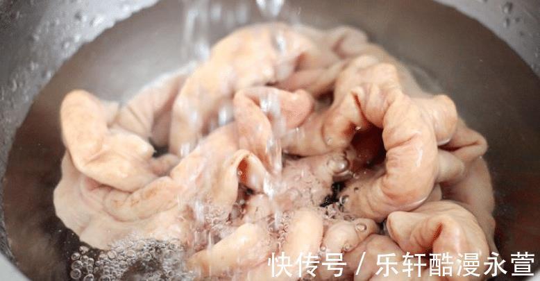 清洗猪大肠有妙招,巧加“两个料”,洗得快又干净,猪大肠不臭了