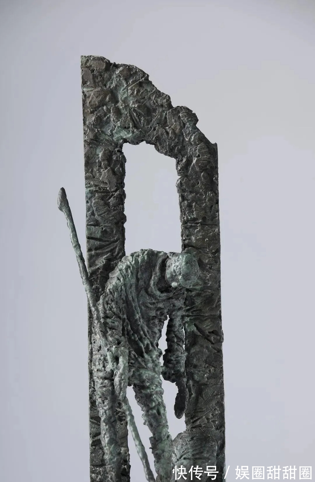 Quinn!Bob Quinn 和他的表现主义雕塑