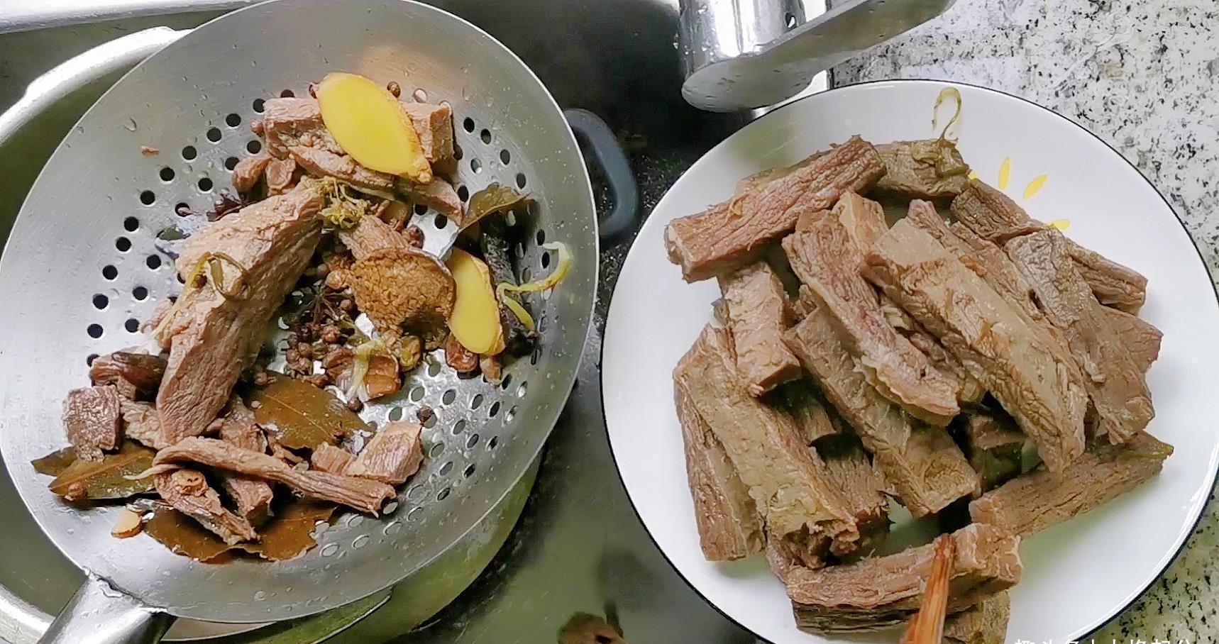 “手撕牛肉”做法,饭店不外传配方,自己在家也能做,收藏了