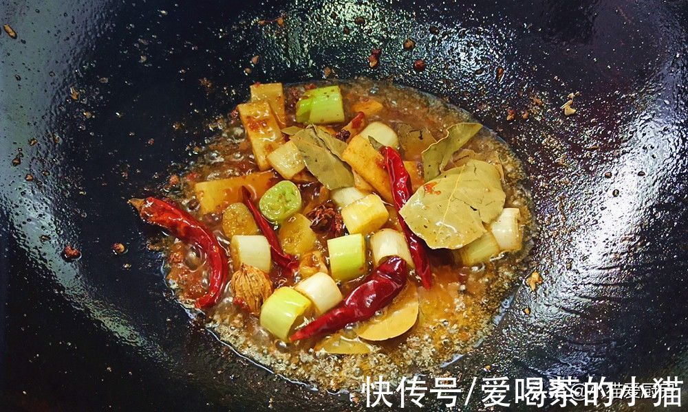 大料|国庆节教你做一个土豆焖鸭肉，成菜味道香而不腻，不错的下酒菜