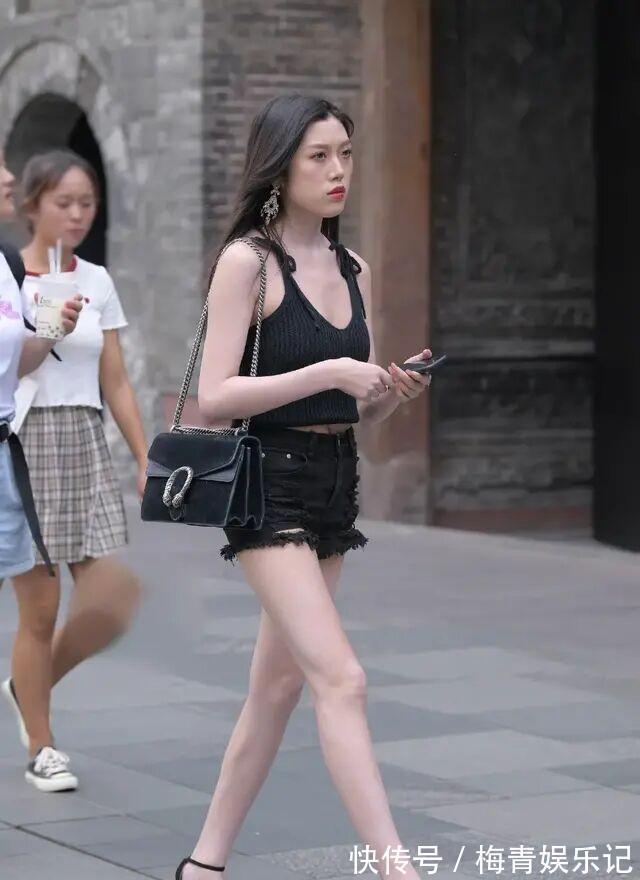 瑜伽裤|设计风格独特的瑜伽裤,减龄效果相当不错,令人难以拒绝