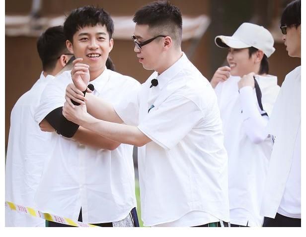 栾云平|《德云斗笑社》录制中，副总栾云平更新动态，疑曝光首位淘汰选手