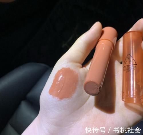 推荐 五款超温柔的“奶茶色”口红推荐,实名好看,你可别错过了!