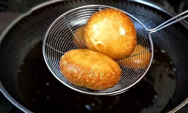 冬天,多给家人做这面食,外脆里软,香甜又顶饱,家人都爱吃
