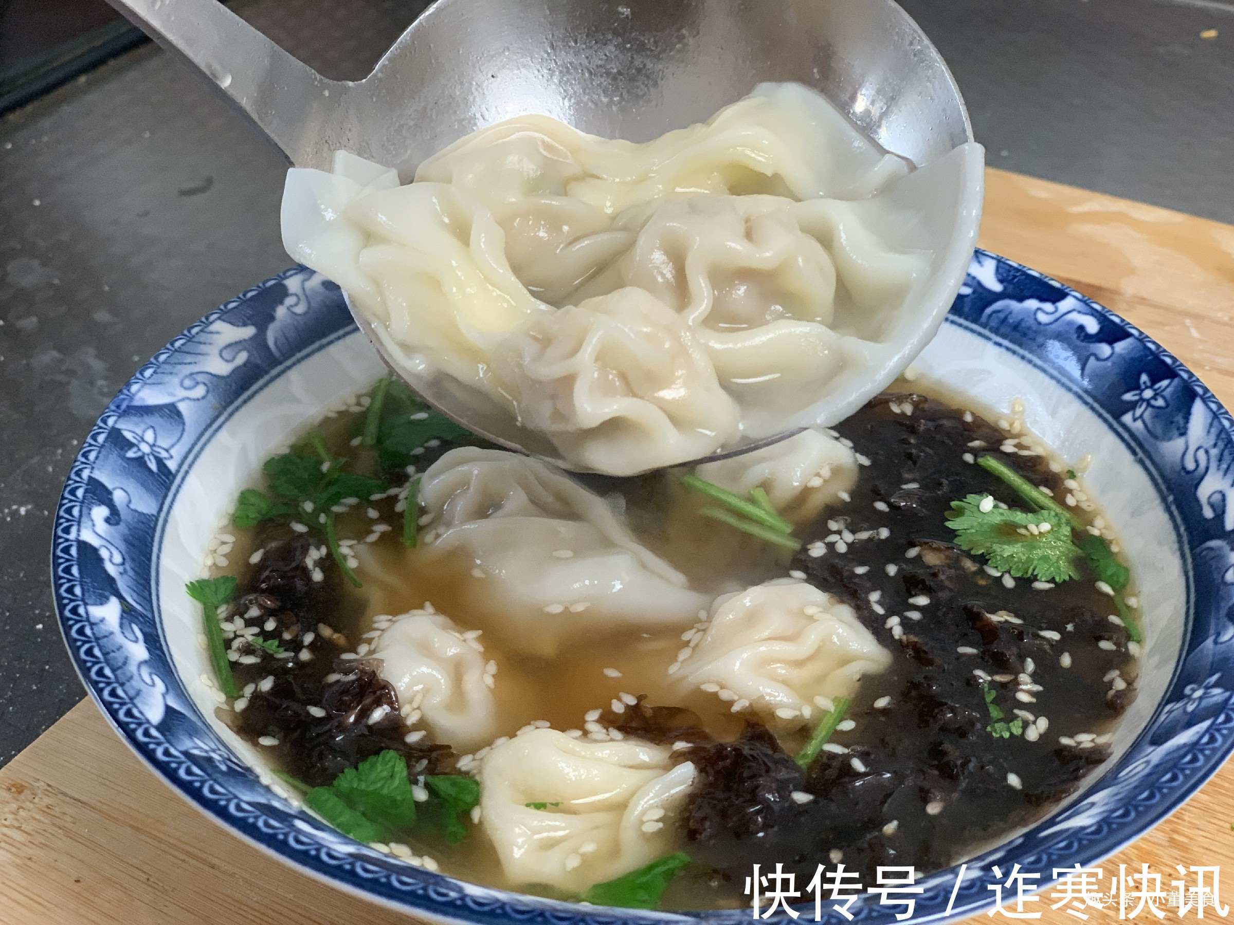 技巧|不管包饺子还是馄饨，牢记拌肉馅3个技巧，又香又嫩，好吃不腻