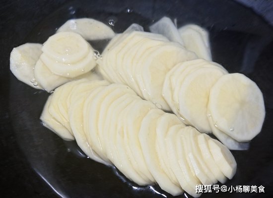 想吃|夏天这菜是个宝，几块钱拌一盘，吃一口就停不下来，吃了还想吃