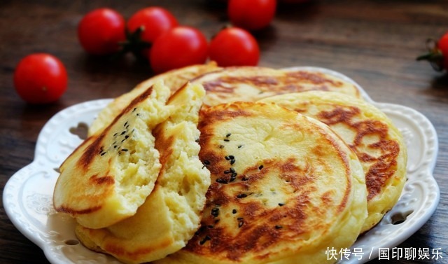 玉米面饼简单又好吃,搅一搅拌一拌,3分钟煎一锅,香软营养好