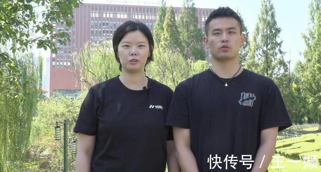 重庆大学|幸福！国羽奥运冠军李雪芮晒全家福，与老公一起亲吻宝宝超温馨