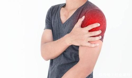 果汁|痛风的“死对头”被揪出!喝水时加点这4样,降低尿酸,预防痛风