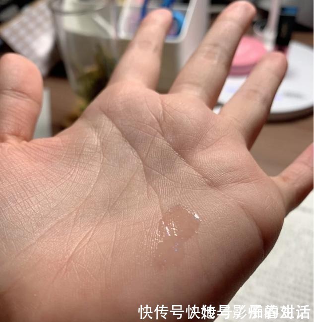 嘟嘟唇|氛围感美女唇妆是重点,口红谁都涂,配合小技巧颜值翻倍!