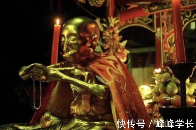 女尼姑#84岁女尼姑圆寂后坐缸3年,终修成正果,但已没有了女性特征