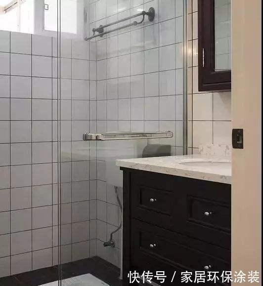 干湿分离|卫生间里的马桶区和淋浴区距离太近了，怎么做干湿分离？