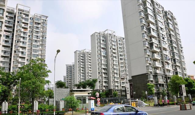 差路|不管有钱没钱最好别买路边房,6大弊端令人发指,住过的都后悔了