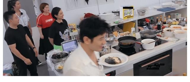 黃曉明|《中餐廳5》5個菜500多被指定價虛高，寧靜爆料王剛曾吐槽黃曉明“有病”