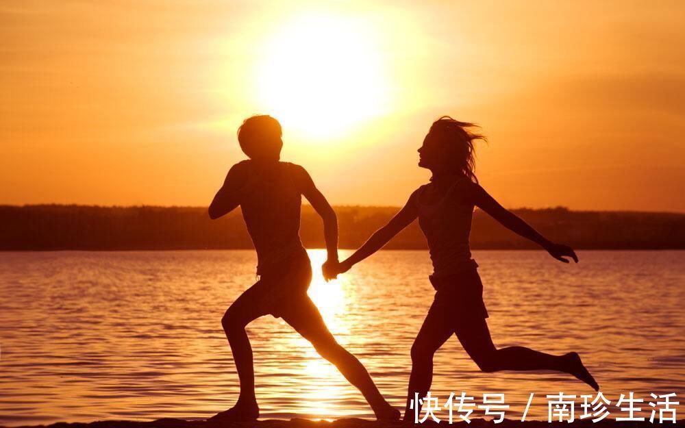 膀胱|这种坐姿，可帮助预防前列腺增生，男人40后，不妨了解下！