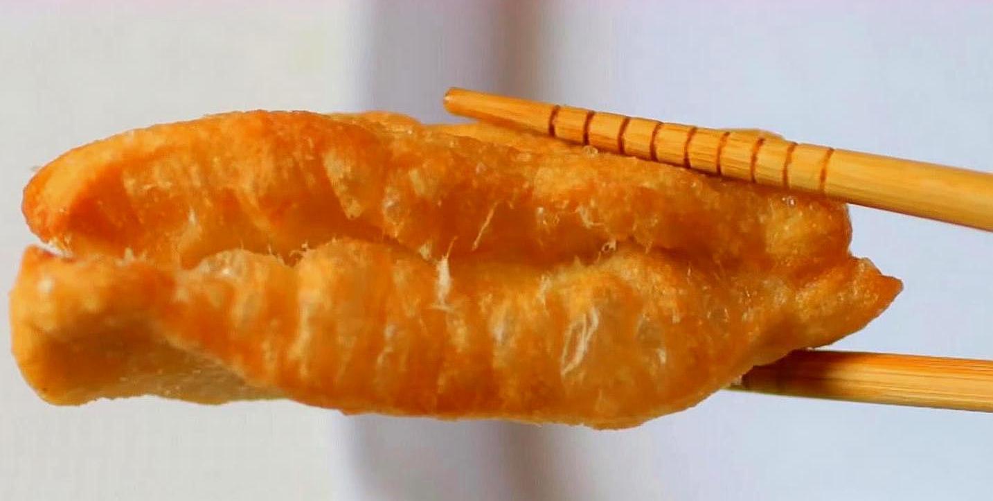 油条还在外面吃大妈教你配方和做法,3分钟学会,比外面的好吃