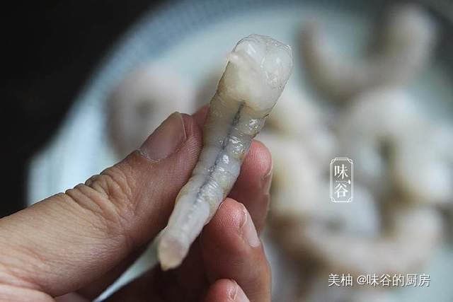 味道|虾仁这样做太简单啦，味道酸甜可口，让孩子吃了还想吃