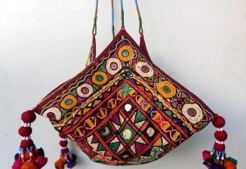 再丑的包包都能用流苏拯救,闲置旧包这样改造,比新买的还美