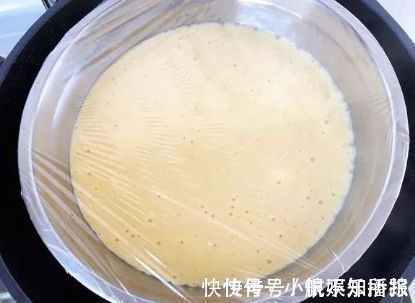 别再用电饭煲做蛋糕了,试试不锈钢盆蒸蛋糕,不分蛋,成功率更高