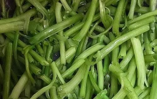 美女|秋天了爱美女性请注意，3种食物再贵也别省，增强食欲，排毒燃脂