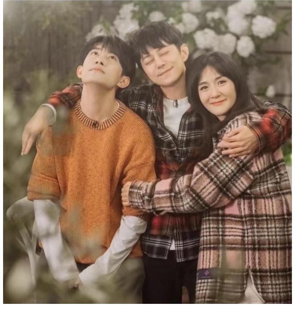 朋友請(qǐng)聽好2官宣，常駐嘉賓換人，粉絲不舍易烊千璽