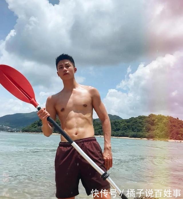 帅哥|谁不爱这样的公狗腰帅哥！