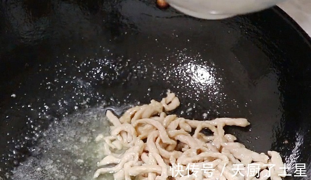 猪肉不管做啥菜，最忌放这3种调料，难怪猪肉又腥又柴不好吃！