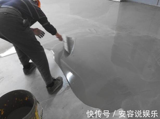 自流平|越来越多人家里不铺瓷砖了,年轻人都流行这样设计,好看又省钱