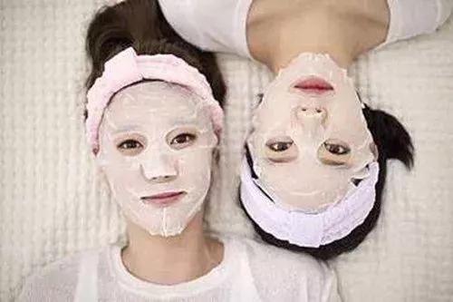 敷面膜也有这么多讲究?原来一直都用错了