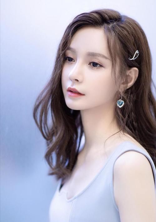 脸型|若你才四十岁,这些“老阿姨发型”建议别留,显老难看还特土