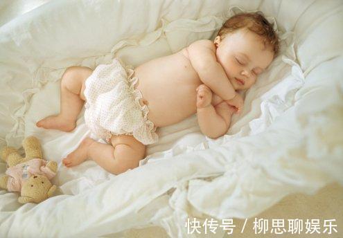 睡姿|从宝宝睡姿看出孩子性格，若宝宝常用第一种姿势，家长就偷笑吧