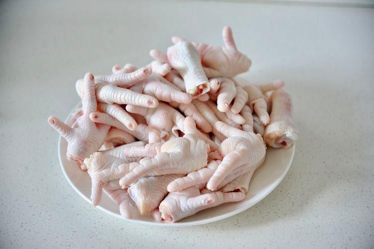 自制韩式辣鸡爪，香辣开胃，解馋下饭，比买的好吃