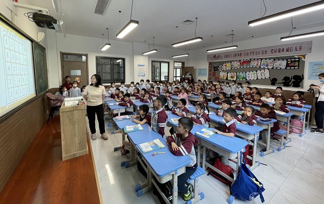 零距离|小学零距离 成长初体验——省直一幼组织大班幼儿到纬五路二小参观