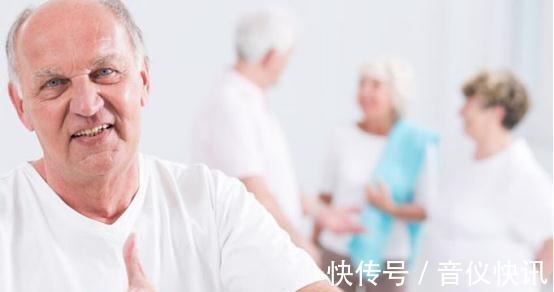 排便|人到中年想长寿,晨起要养成5个习惯,占了一个也健康长寿